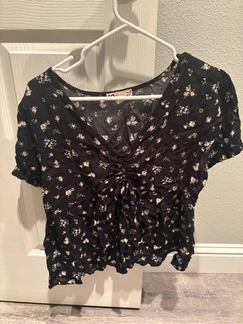 SO Black Floral Ruched Crop Top